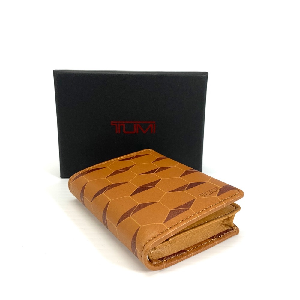 Tumi Leather Gusseted Card Case with ID Window